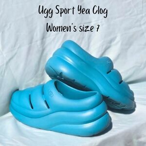 UGG Sport Yeah Clog W7 ~ runs small